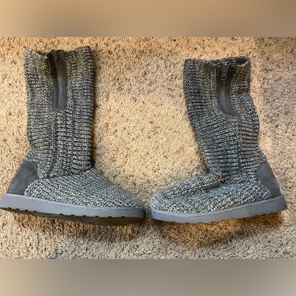 Kohls Knit Boots - Gray Sock Booties Size 6 medium - Picture 1 of 8
